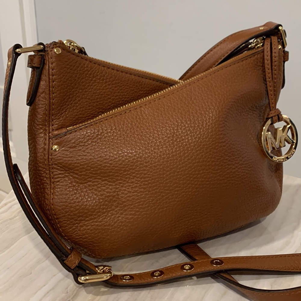 Michael Kors Piper Zigzag Tri-Compartment Pebbled Leather Crossbody EUC